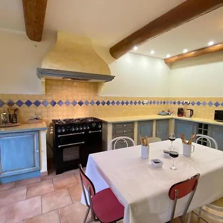 Holiday home 30m2 In 18th-century Provencal