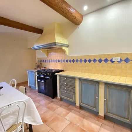 Holiday home 30m2 In 18th-century Provencal *