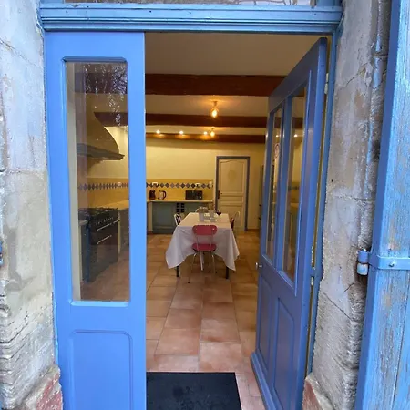 30m2 In 18th-century Provencal Althen-des-Paluds