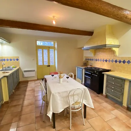 30m2 In 18th-century Provencal * Althen-des-Paluds