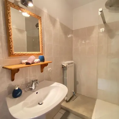 30m2 In 18th-century Provencal Holiday home *