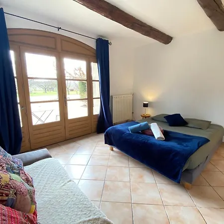 30m2 In 18th-century Provencal Holiday home *